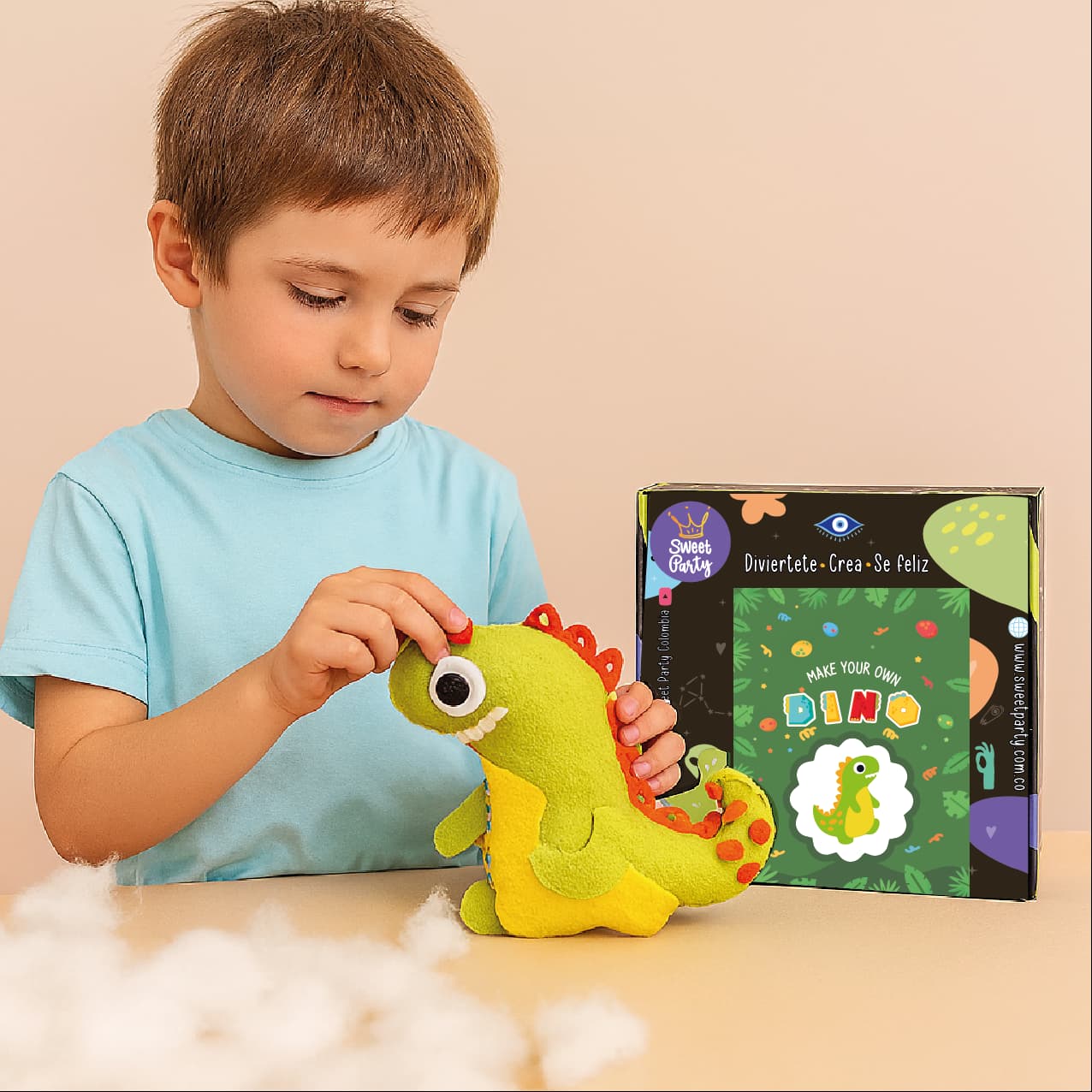 Kit Dino – Crea tu propio cojín de dinosaurio